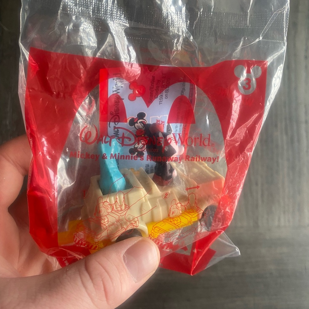 Disney Minnie Mouse 2022 McDonald’s Happy Meal Toy